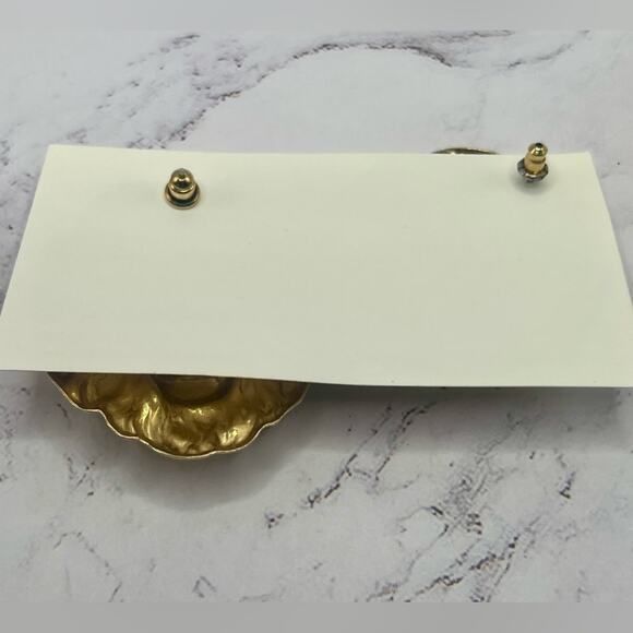 14 pairs of gold tone assorted style earrings, some NWT - Picture 6 of 14